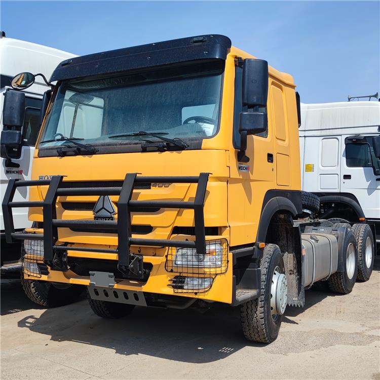 Sinotruk Howo 400 Trucks Tractor